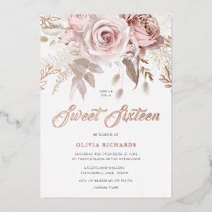 Göttliches Roségold-Rouge Floral Sweet 16 Party Folieneinladung