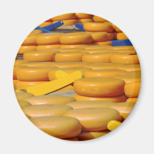 Goudakäse auf dem Alkmaarer Käsemarkt Magnet