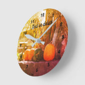 Gourds Pumpkins Farm Stand Abstrakt Personalisiert Runde Wanduhr (Winkel)