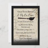 Grab a Broom | Hexen-Themed-Halloween-Party Einladung (Rückseite)