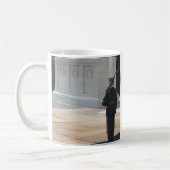 Grab der Unbekannten Kaffeetasse (Links)