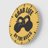Grab Life by Bells - Kettlebell Große Wanduhr (Winkel)