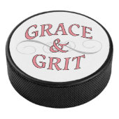 Grace & Grit in Rosa und Grau Eishockey Puck (3/4)