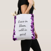 Grace in Bloom - Lila Lily Tote Tasche (Von Nahem)