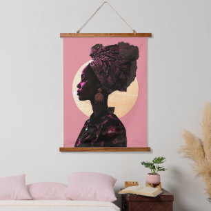Grace in Pink: Afrikanische Heritage Muse Wandteppich Mit Holzrahmen
