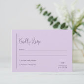 Grace Lilac Moderne Hochzeit RSVP Karte (Stehend Vorderseite)