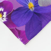 Grace upon Grace Bible Verse Lila Blume Fleecedecke (Ecke)