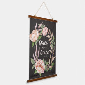 Grace Upon Grace - John 1:16 - Bloral Wandteppich Mit Holzrahmen (Gewinkelt)