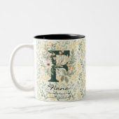 Graceful Boho Chic Tasse mit Floral Monogram Fiona (Links)