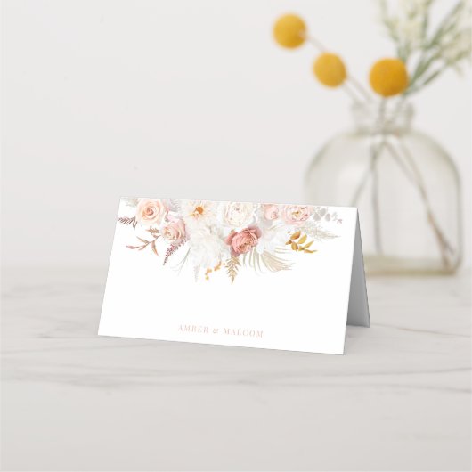 Graceful Elegance: Flawless Floral Wedding Platzkarte (Vorderseite)