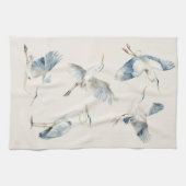 Graceful Flying Blue Herons Muster Creme Geschirrtuch (Horizontal)