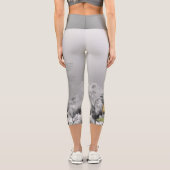 Graceful Handpainted Gray Crowned Crane Capri Leggings (Rückseite)