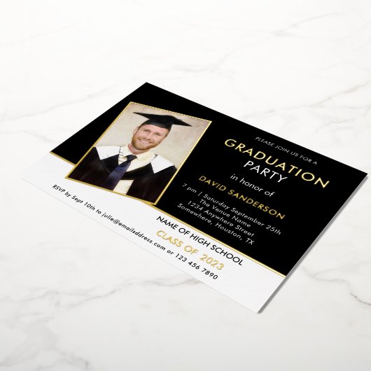 Grad 2025 Graduation Party Foto Schwarz-weiß Gold Folieneinladung (Gedreht)