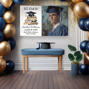 Grad Cap Bücher Abschluss Foto, das er getan hat Banner