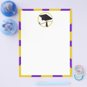 Grad Cap & Diploma - Lila und goldene Schulfarben Flyer (Einzeln)