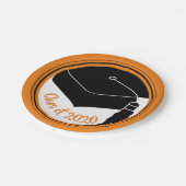 Grad Cap Orange und Black Class Year Pappteller (Schrägansicht)