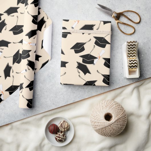 Grad Cap Pattern Abschluss Geschenkpapier (Kunsthandwerk)