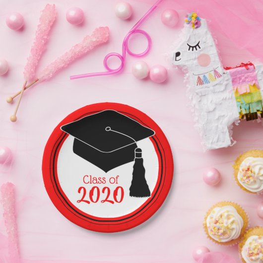 Grad Cap Red und Black Class Year Pappteller (Party)