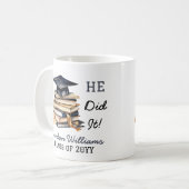 Grad Cap und Books Abschluss, er tat es Kaffeetasse (Vorderseite Links)