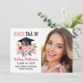 Grad Cap und Pink Florals 3 Foto Sie tat es Ankündigung (Stehend Vorderseite)