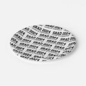 Grad Jahr 2024 Graduiertenname weiß schwarz Pappteller (Schrägansicht)