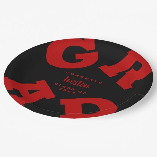 GRAD Scarlet Red auf Black Custom Abschluss Pappteller (Schrägansicht)