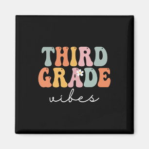Grad Vibes Retro Groovy Vintag erster Tag des Scho Magnet