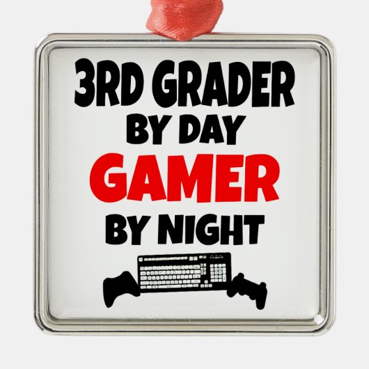 Grade by Day Gamer by Night Silbernes Ornament (Vorne)