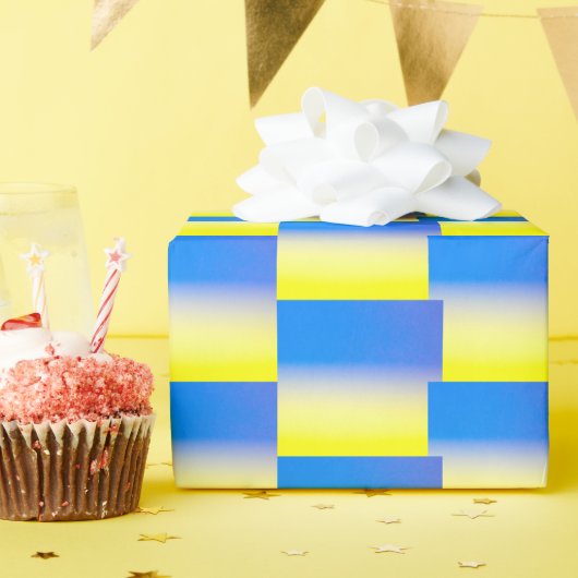 Gradient Blue & Yellow Geometric Ukraine Inspirier Geschenkpapier (Geburtstagsparty)