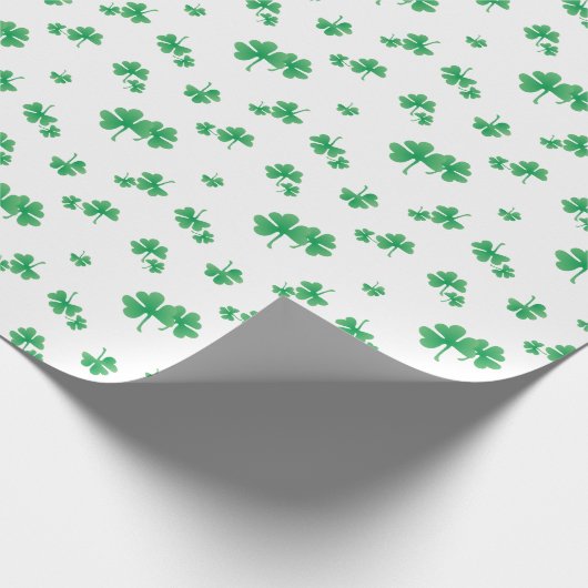 Gradient Green Irish Kleeblatt Pattern Geschenkpapier (Ecke)