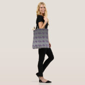 Gradient Lila Stripteppichmuster Tasche (Am Model)