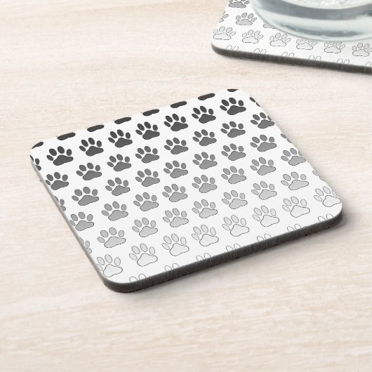 Gradient Paw Prints in Black & White & Gray Getränkeuntersetzer (Linke Seite)