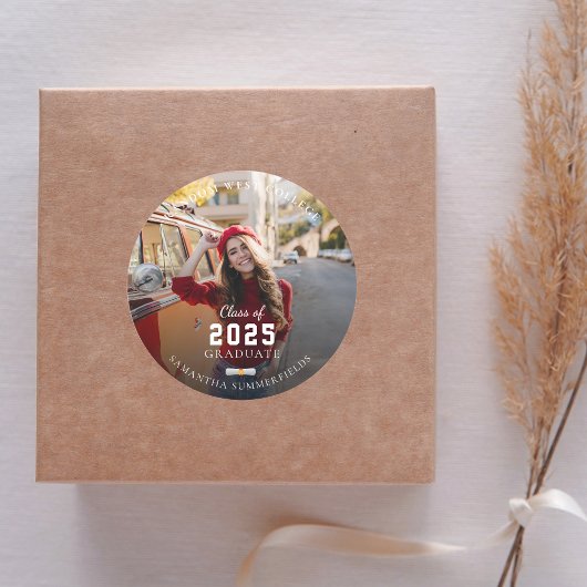 Graduate 2025 Red Foto Graduation Party Runder Aufkleber
