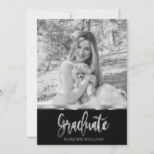 Graduate Black and Silver Gray Script Abschluss Einladung (Vorderseite)