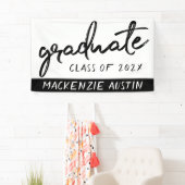 Graduate Black Script | Klassischer Keepake mit de Banner (Insitu)