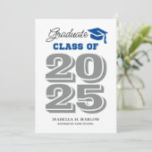 Graduate Blue und Grau Abschluss Ankündigung (Stehend Vorderseite)