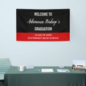 Graduate Bold Script Black Red Willkommen Banner (Messeveranstaltung)