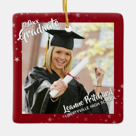Graduate Brush Script Foto bearbeite Rot Keramikornament (Vorderseite)
