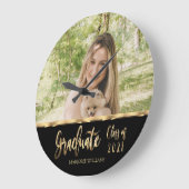 Graduate Class of 2021 für Schwarz- und Gold-Scrip Große Wanduhr (Winkel)