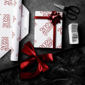 Graduate Crimson Script | Modernes klassisches Rot Geschenkpapier