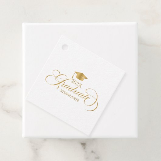 Graduate Elegant Gold Script Typografie Geschenkanhänger (Beispiel)