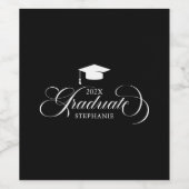 Graduate Elegant White Script Typografy Weinetikett (Einzelnes Label)