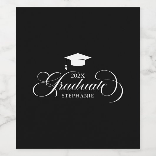 Graduate Elegant White Script Typography Weinetikett (Einzelnes Label)