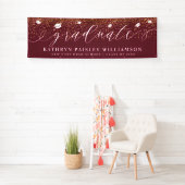 Graduate Elegantes Skript Gold Confetti Abschluss Banner (Insitu)
