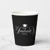 Graduate EleganWhite Black Script Typografie Pappbecher (Vorderseite)