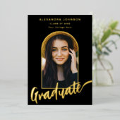 Graduate Foto Arch Stilvolle Script Black Gold Folieneinladung (Stehend vorne)