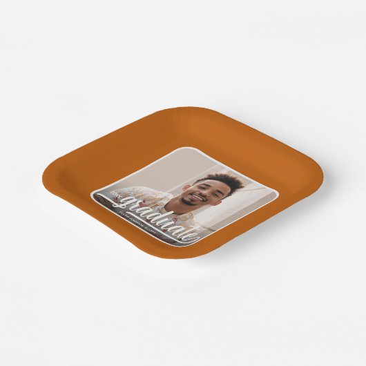 Graduate Foto Bold Script Burnt Orange Abschluss Pappteller (Gewinkelt)