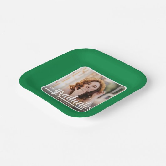 Graduate Foto Bold Script Green Abschluss Pappteller (Gewinkelt)