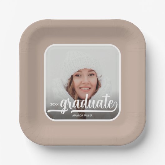 Graduate Foto Bold Script Taupe Abschluss Pappteller (Vorderseite)