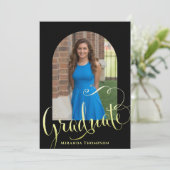 Graduate Foto Calligraphy Script Black Gold Arch Einladung (Stehend Vorderseite)
